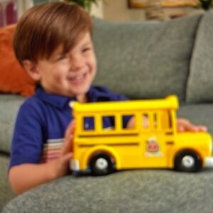 CoComelon Musical School Bus / Figure JJ Plays Clips from Wheels on the Bus